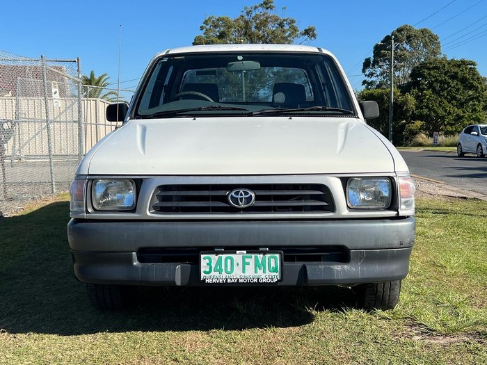 2000 Toyota Hilux RZN149R French Vanilla