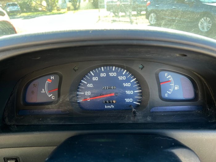 2000 Toyota Hilux RZN149R French Vanilla