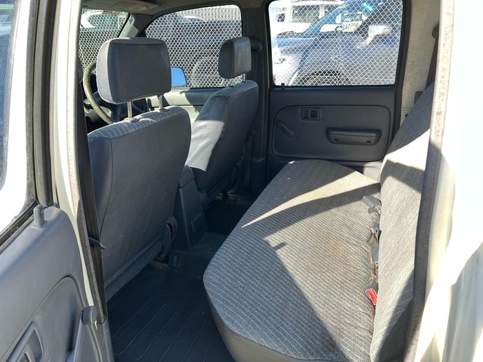 2000 Toyota Hilux RZN149R French Vanilla