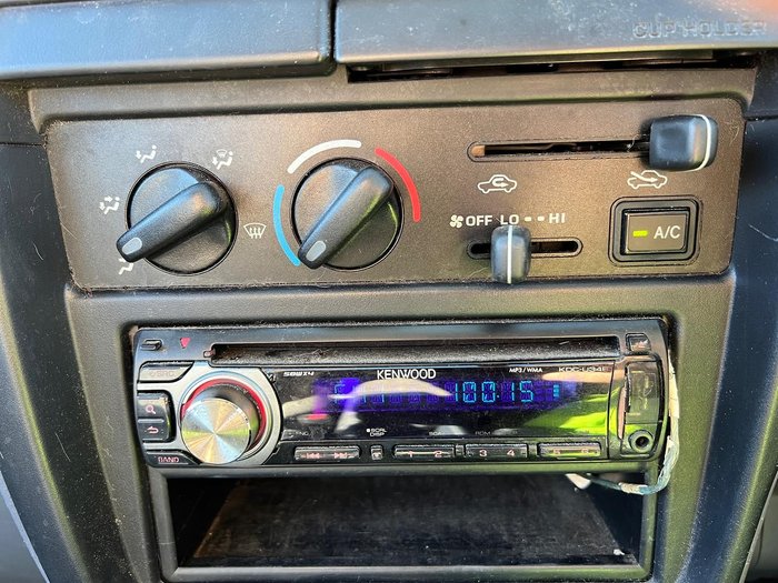 2000 Toyota Hilux RZN149R French Vanilla