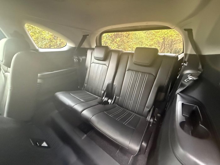 2023 Isuzu MU-X LS-T