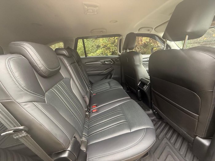 2023 Isuzu MU-X LS-T