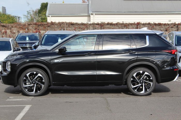 2025 Mitsubishi Outlander PHEV Exceed Tourer