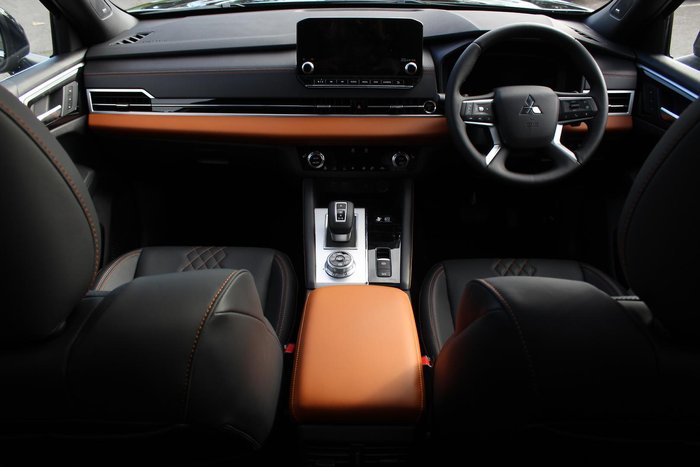 2025 Mitsubishi Outlander PHEV Exceed Tourer