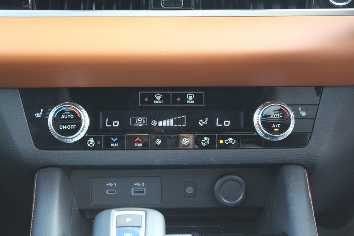 2025 Mitsubishi Outlander PHEV Exceed Tourer
