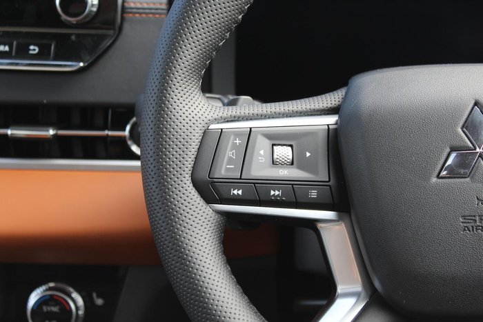 2025 Mitsubishi Outlander PHEV Exceed Tourer