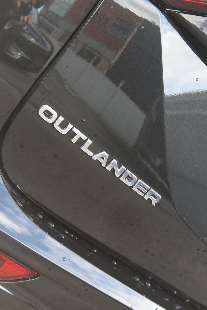 2025 Mitsubishi Outlander PHEV Exceed Tourer
