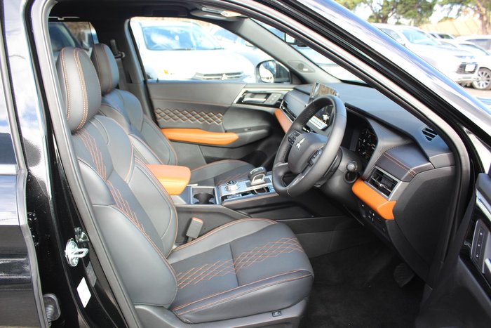 2025 Mitsubishi Outlander PHEV Exceed Tourer