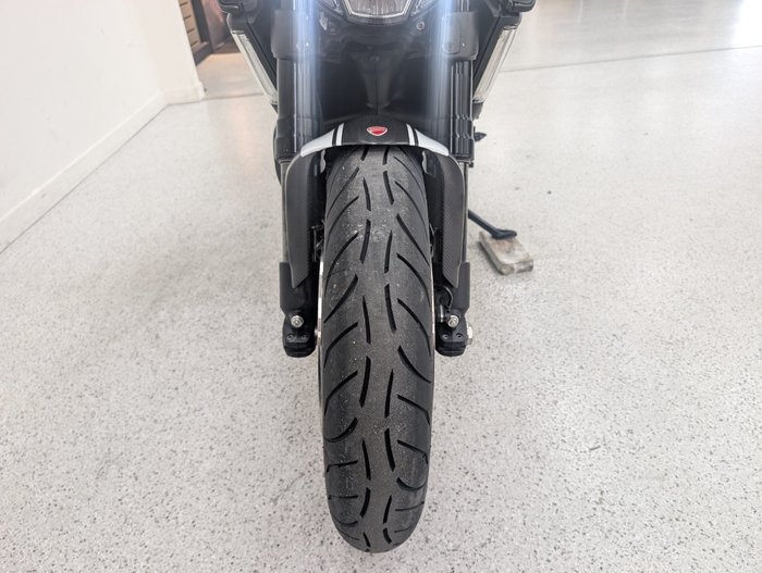 2015 DUCATI DIAVEL CARBON Black