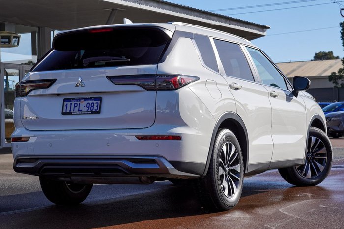 2025 Mitsubishi Outlander LS