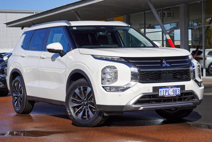 2025 Mitsubishi Outlander LS