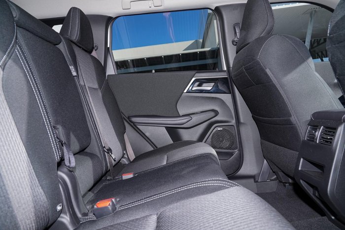 2025 Mitsubishi Outlander LS
