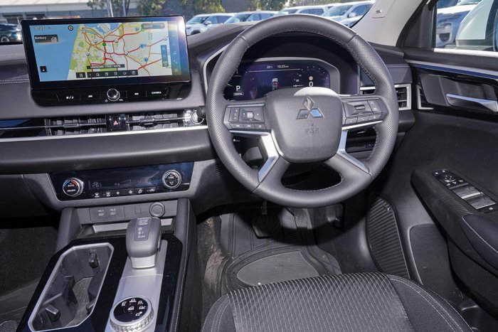 2025 Mitsubishi Outlander LS