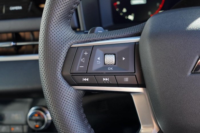 2025 Mitsubishi Outlander LS