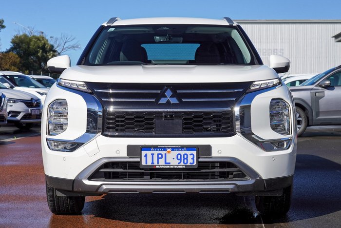 2025 Mitsubishi Outlander LS