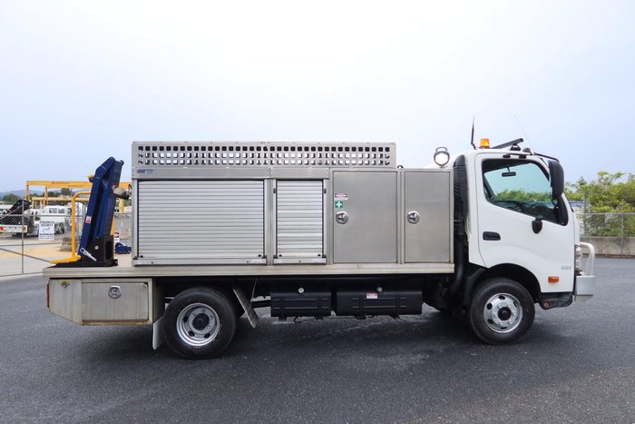 2017 Hino 300 Series 921