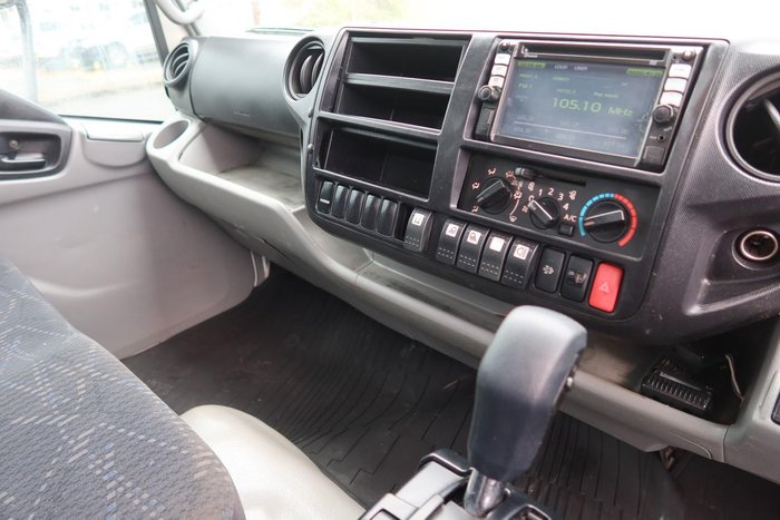2017 Hino 300 Series 921