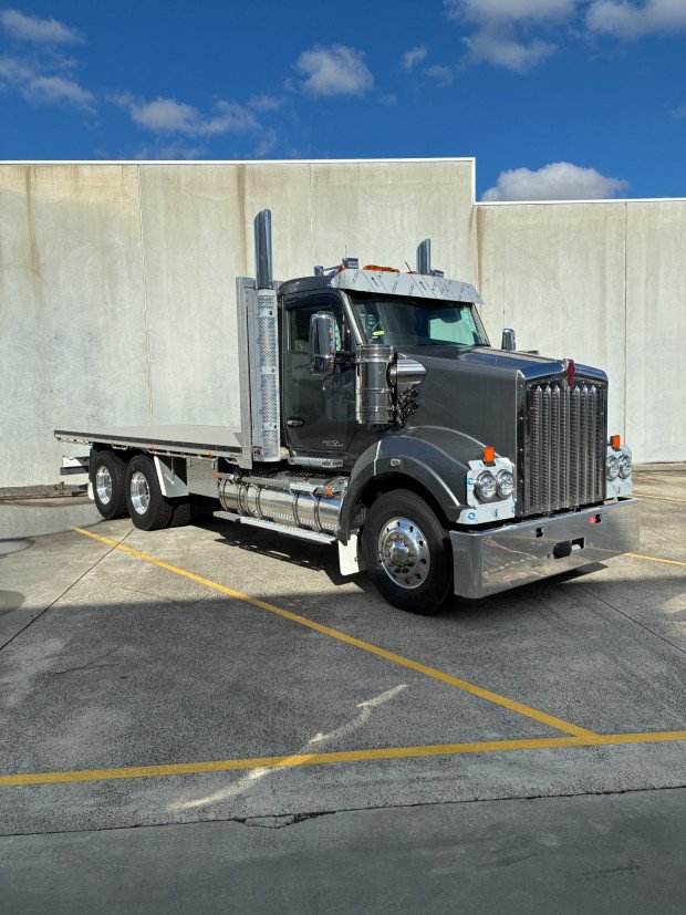 2025 Kenworth T610SAR T610SAR