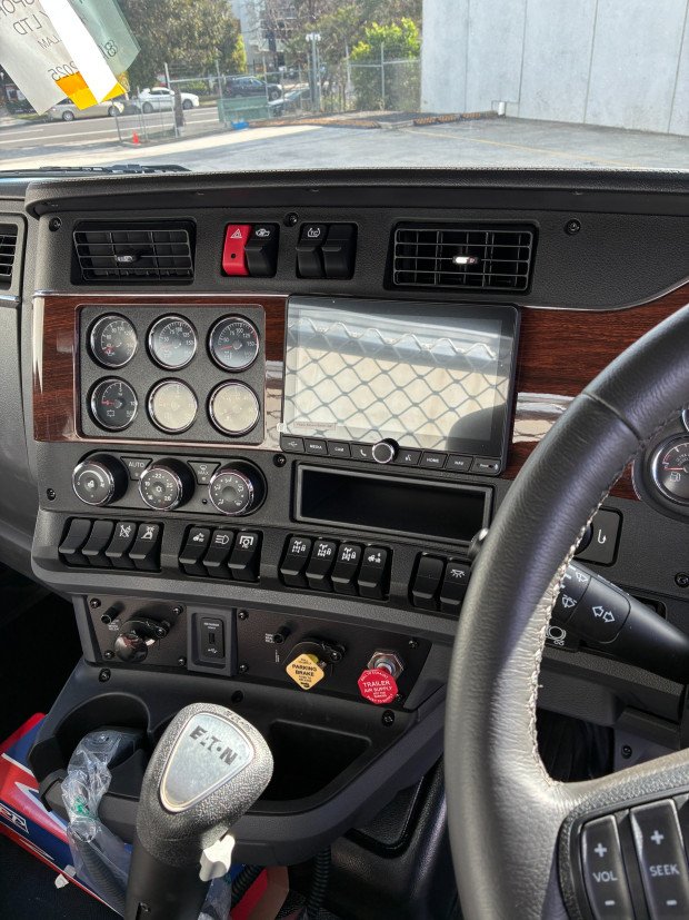 2025 Kenworth T610SAR T610SAR