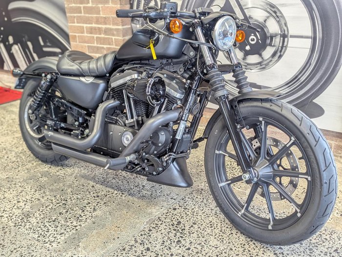 2016 Harley-Davidson Iron 883 (XL883N) Sportster Black