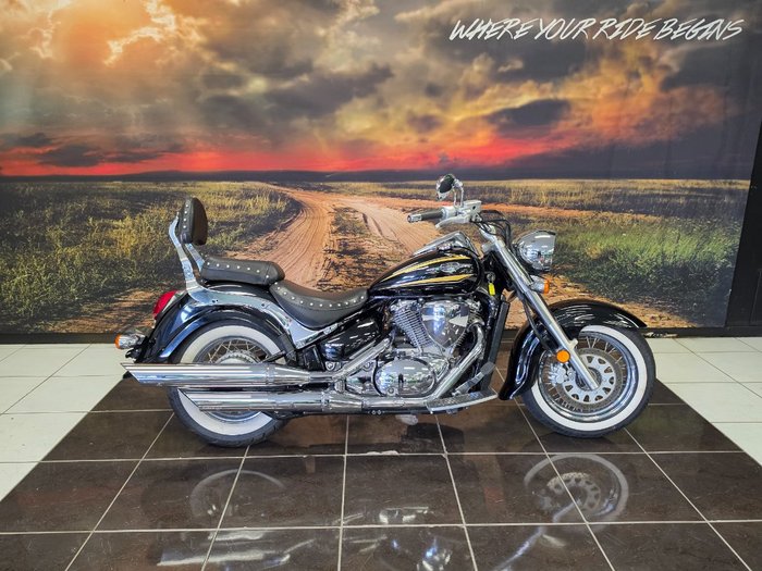 2017 Suzuki VL800T (BOULEVARD C50T) BLACK