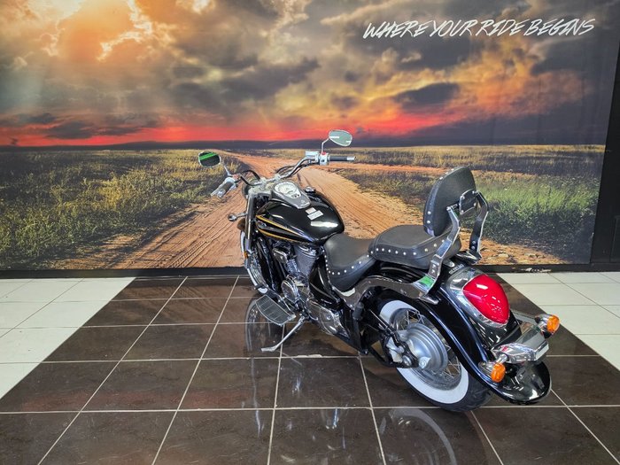 2017 Suzuki VL800T (BOULEVARD C50T) BLACK
