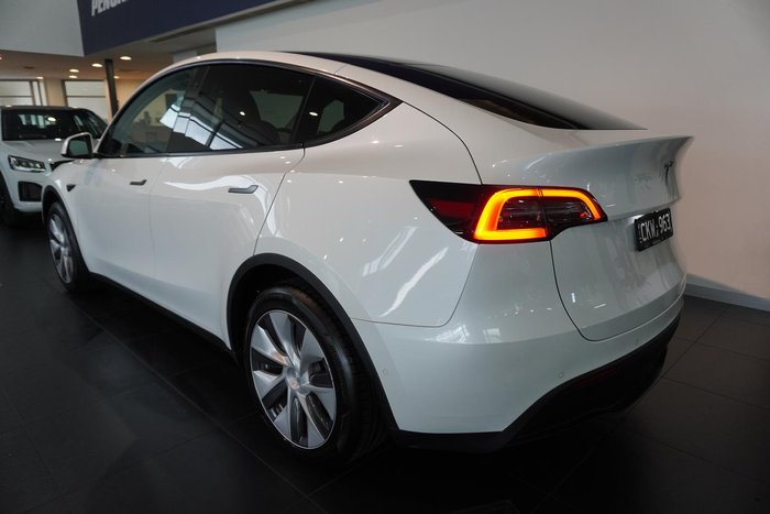 2023 Tesla Model Y Rear-Wheel Drive