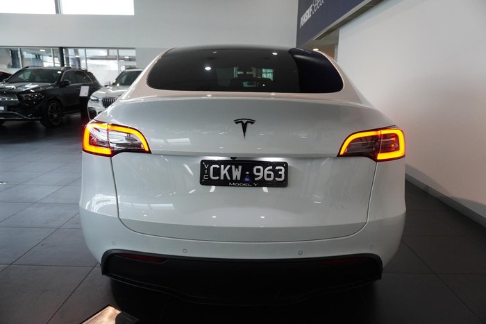 2023 Tesla Model Y Rear-Wheel Drive