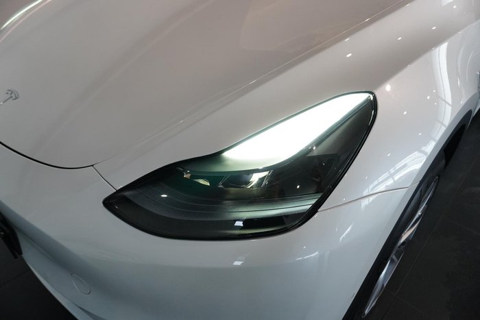 2023 Tesla Model Y Rear-Wheel Drive