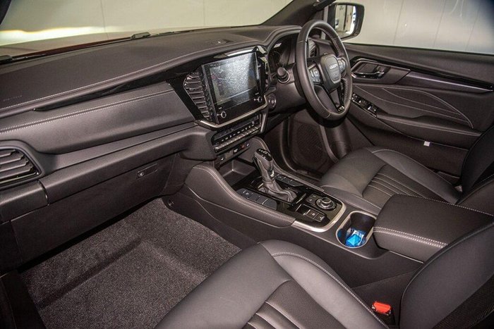 2026 Isuzu MU-X LS-T