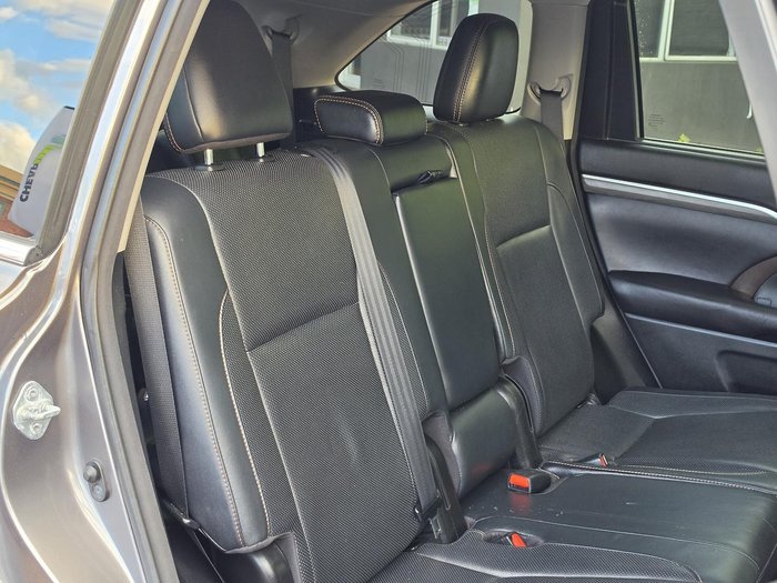 2017 Toyota Kluger Grande