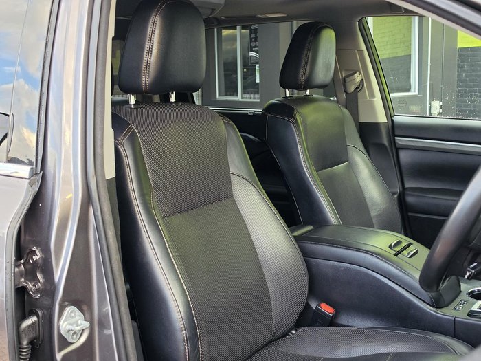 2017 Toyota Kluger Grande