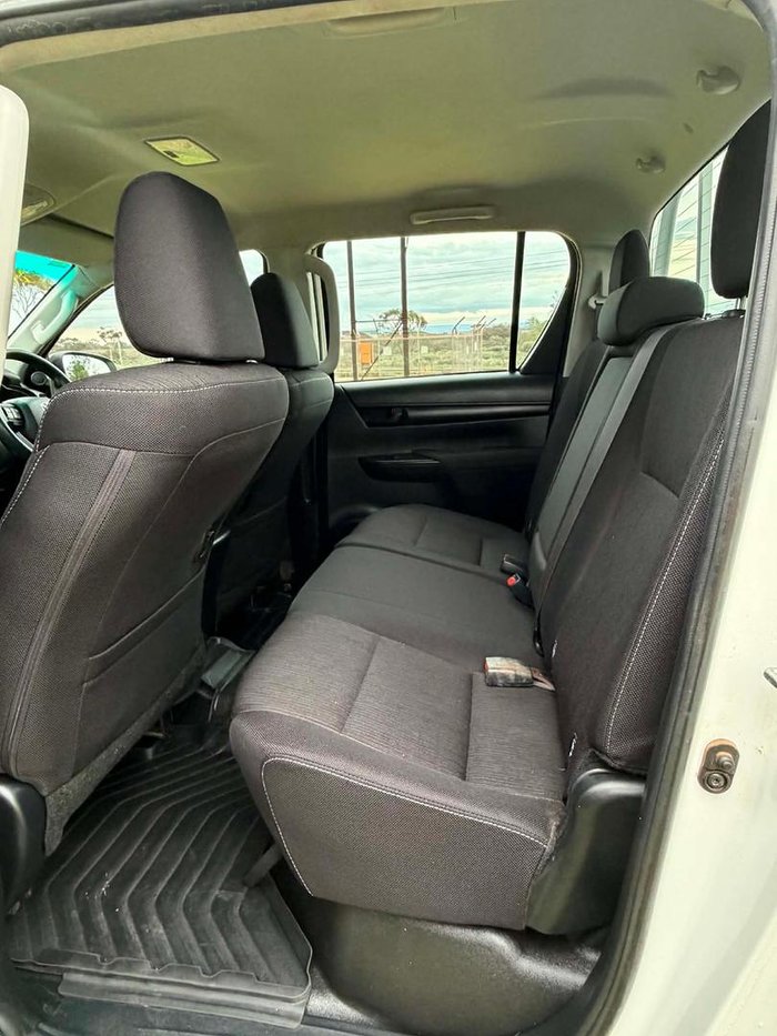 2022 Toyota Hilux SR