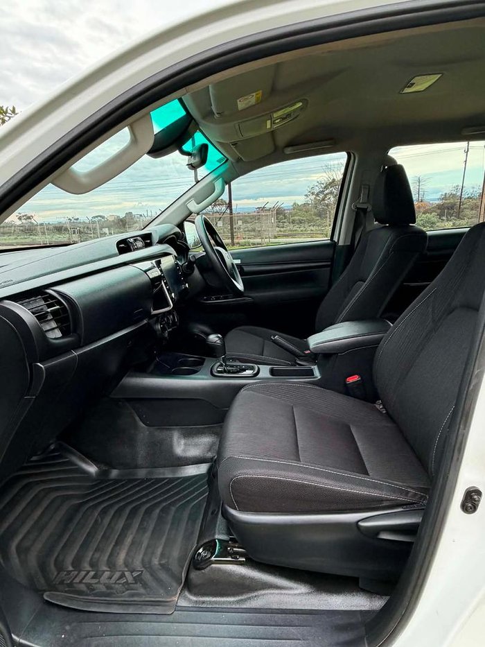 2022 Toyota Hilux SR