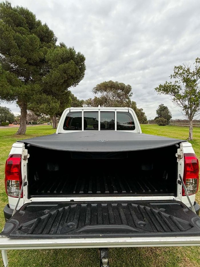 2022 Toyota Hilux SR