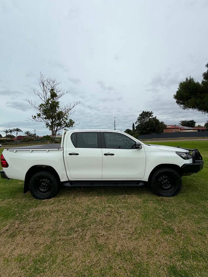 2022 Toyota Hilux SR