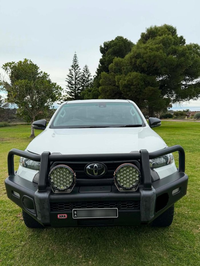 2022 Toyota Hilux SR