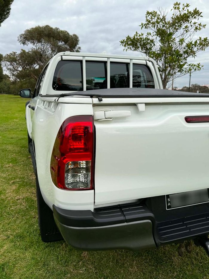 2022 Toyota Hilux SR