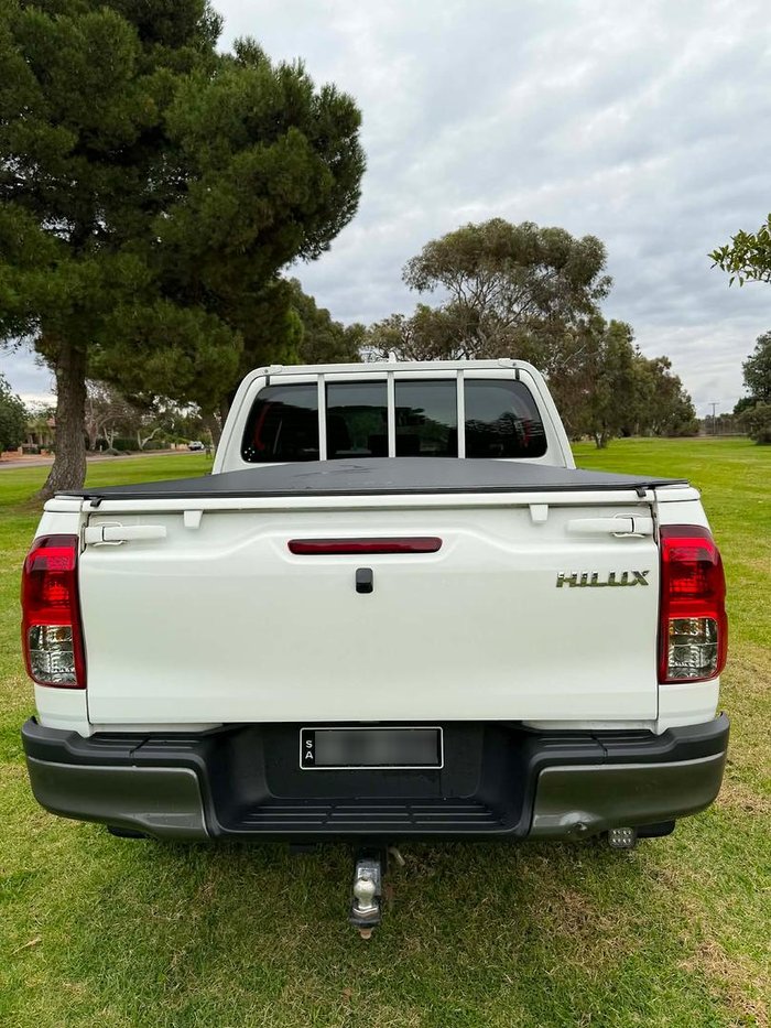 2022 Toyota Hilux SR