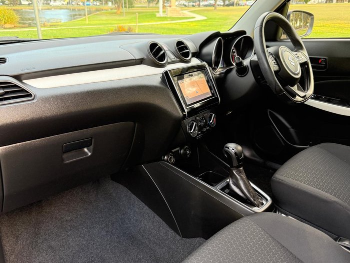 2017 Suzuki Swift GL Navigator