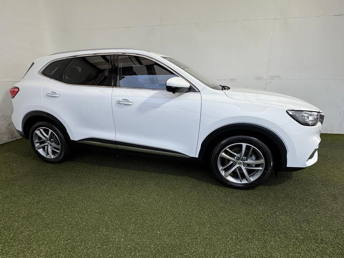 2022 MG HS Essence