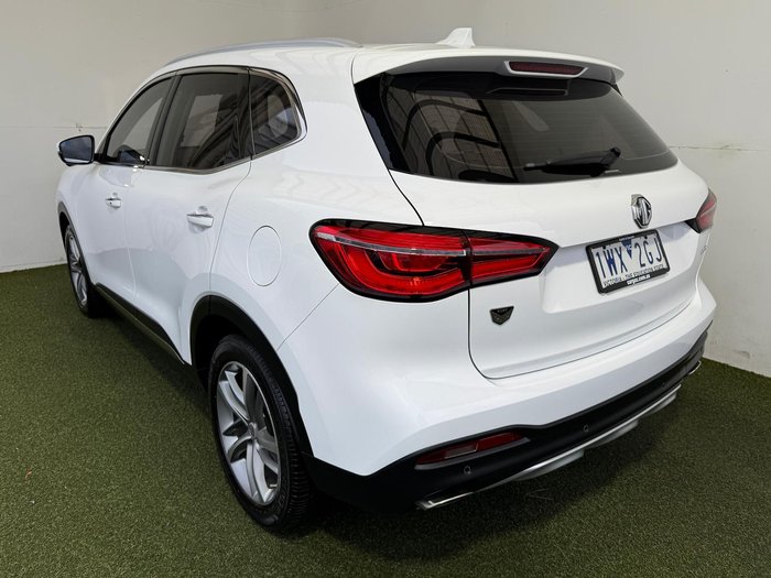 2022 MG HS Essence
