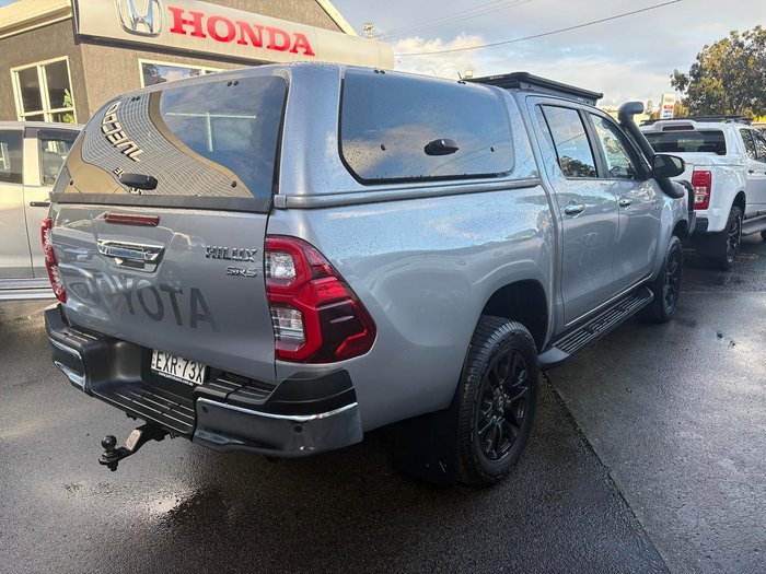 2023 Toyota Hilux SR5