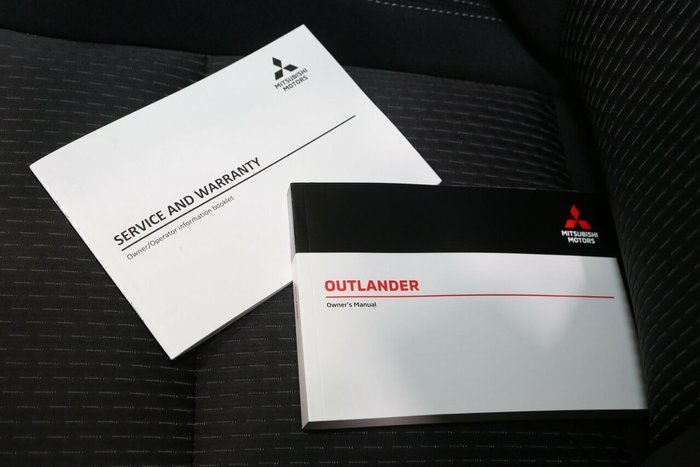 2025 Mitsubishi Outlander LS