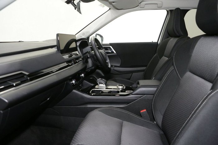2025 Mitsubishi Outlander LS