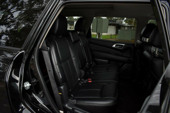 2018 Nissan Pathfinder ST-L