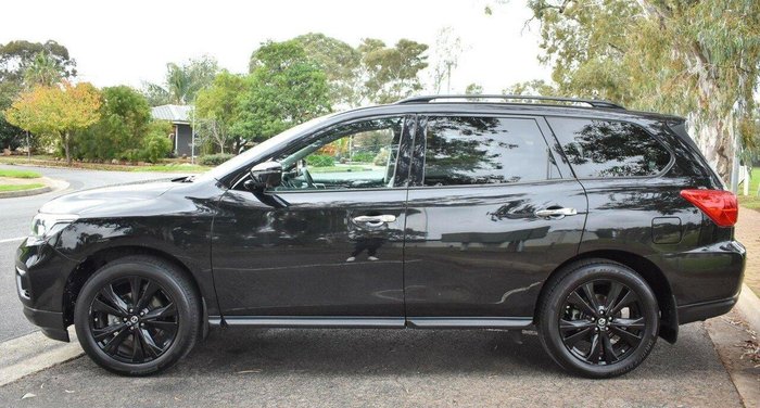 2018 Nissan Pathfinder ST-L