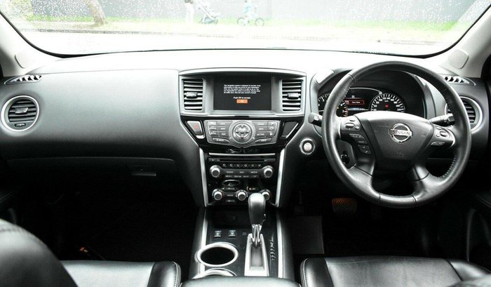 2018 Nissan Pathfinder ST-L