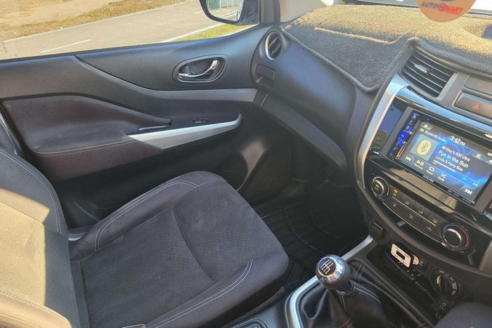 2018 Nissan Navara ST Black Edition D23 Series 3 4X4 Dual Range Polar White