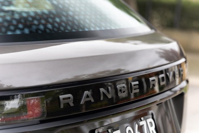 2025 Land Rover Range Rover Velar P250 Dynamic SE